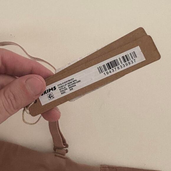 NWT Skims Fits Everybody Push Up Bra - Picture 2 of 3